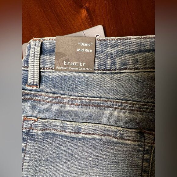 tractr “Diane” mid rise slim jeans 🔥 NWT 🔥 distressed 🔥 size 6/28 - Picture 6 of 10
